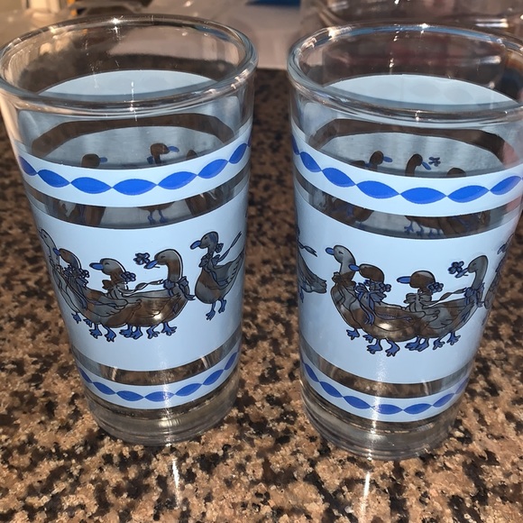 FG Vintage Blue Bow Geese Tumblers - Picture 1 of 7